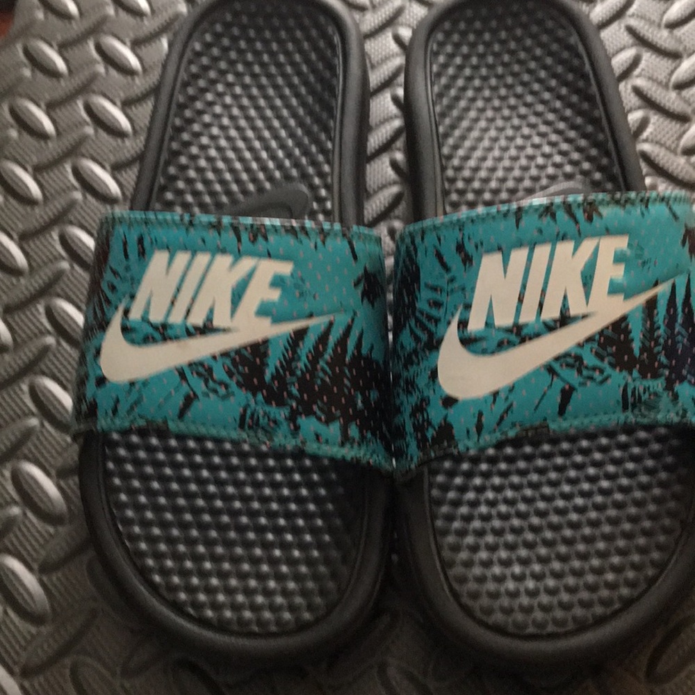 Nike slides